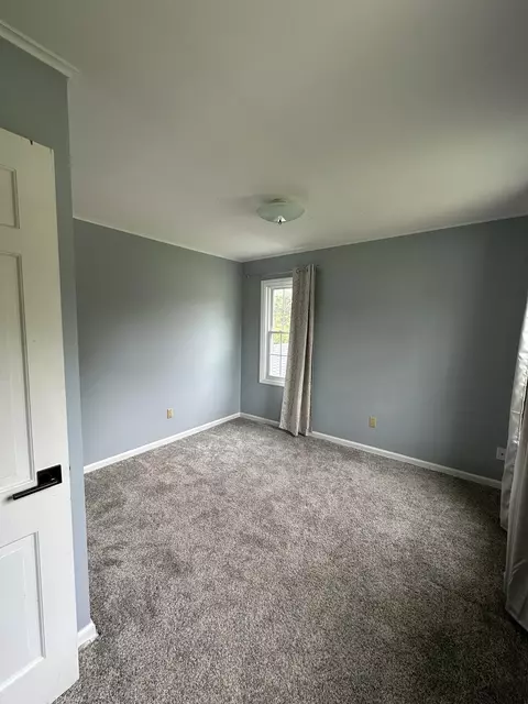Bedroom - 253 Park Crest Dr, Freeport, IL 61032 photo 1 of 14