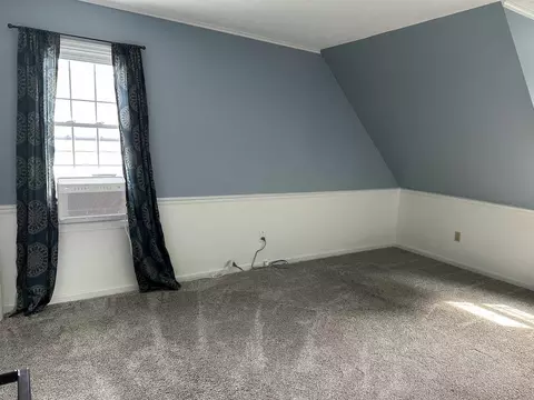 Bedroom - 253 Park Crest Dr, Freeport, IL 61032 photo 9 of 14