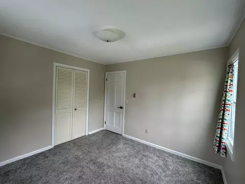 Bedroom - 253 Park Crest Dr, Freeport, IL 61032 photo 6 of 14