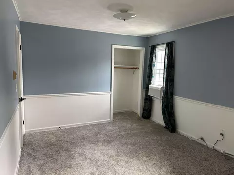Bedroom - 253 Park Crest Dr, Freeport, IL 61032 photo 8 of 14