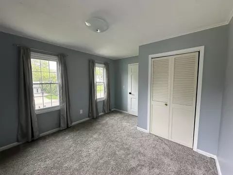 Bedroom - 253 Park Crest Dr, Freeport, IL 61032 photo 3 of 14