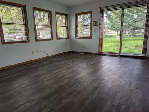 11188 3rd St, Roscoe, IL 61073 photo 9