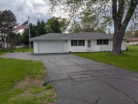 11188 3rd St, Roscoe, IL 61073