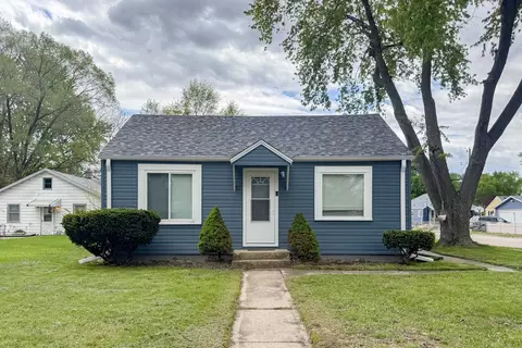 901 Kingsley Dr, Machesney Park, IL 61115