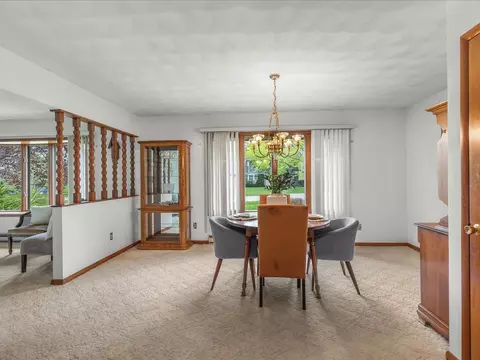 Dining - 632 Hickory Ct, Lake Summerset, IL 61019 photo 4 of 4