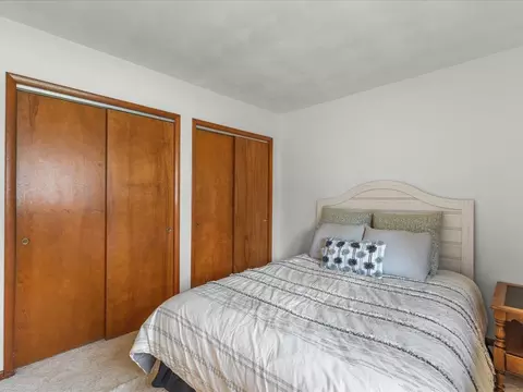 Bedroom - 632 Hickory Ct, Lake Summerset, IL 61019 photo 2 of 10