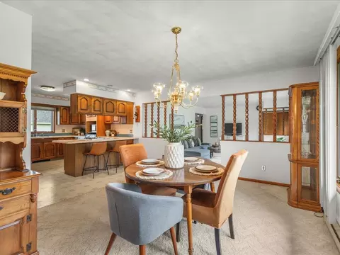 Dining - 632 Hickory Ct, Lake Summerset, IL 61019 photo 3 of 4
