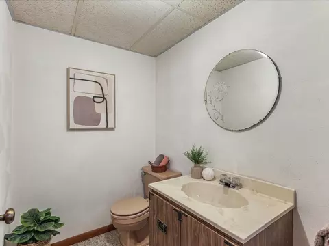 Bath - 632 Hickory Ct, Lake Summerset, IL 61019 photo 3 of 3
