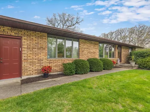 Exterior - 632 Hickory Ct, Lake Summerset, IL 61019 photo 5 of 8