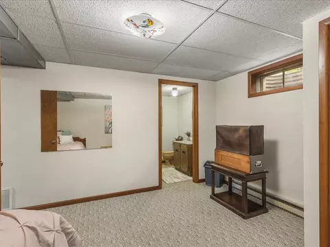 Bedroom - 632 Hickory Ct, Lake Summerset, IL 61019 photo 10 of 10