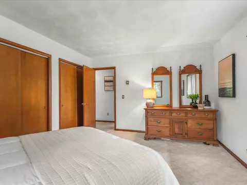 Bedroom - 632 Hickory Ct, Lake Summerset, IL 61019 photo 7 of 10