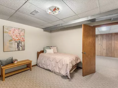 Bedroom - 632 Hickory Ct, Lake Summerset, IL 61019 photo 9 of 10