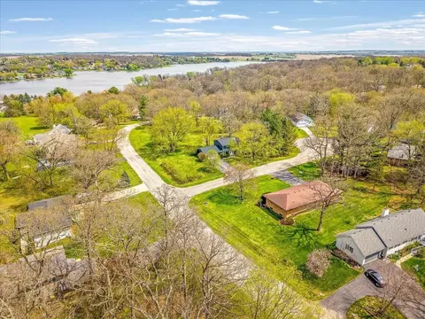 View/Area - 632 Hickory Ct, Lake Summerset, IL 61019 photo 2 of 6