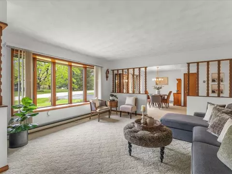 Living - 632 Hickory Ct, Lake Summerset, IL 61019 photo 1 of 6