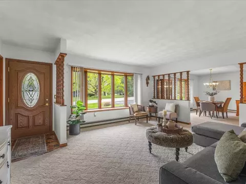Entry Way - 632 Hickory Ct, Lake Summerset, IL 61019 photo 1 of 2