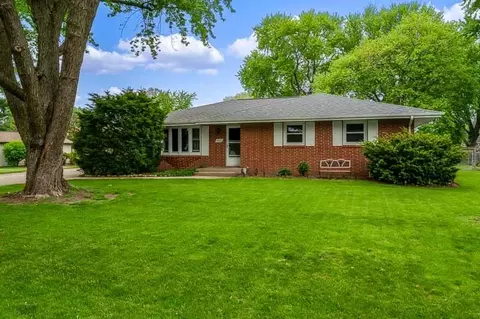 1408 Lilac Ln, Machesney Park, IL 61115