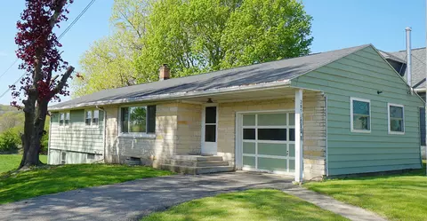 201 S Jackson, Hanover, IL 61041