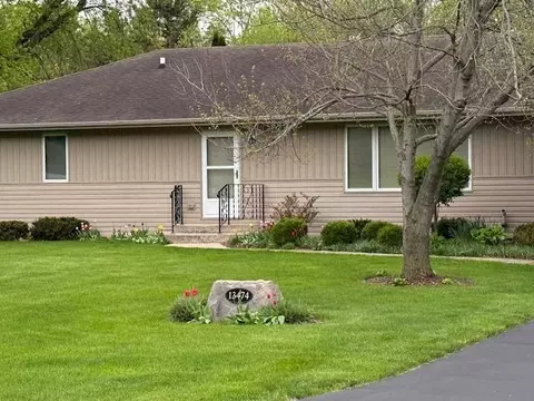 13474 Parkcrest Pl, Roscoe, IL 61073