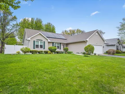 7396 Countryshire Ln, Rockford, IL 61107
