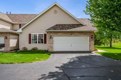 12014 Baneberry Dr #32, Roscoe, IL 61073