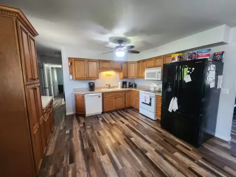 Kitchen - 2267 Eagle Dr, Freeport, IL 61032 photo 3 of 3