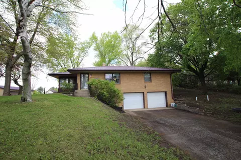 6704 E Rockton Rd, Roscoe, IL 61073