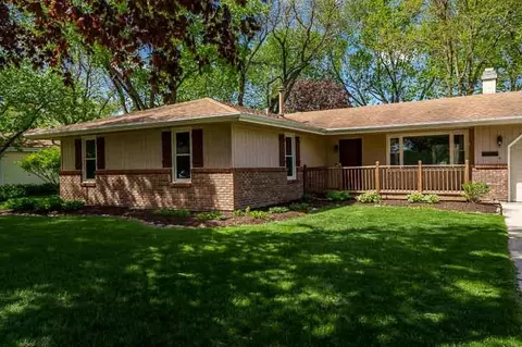 2197 Arnold Ave, Rockford, IL 61108