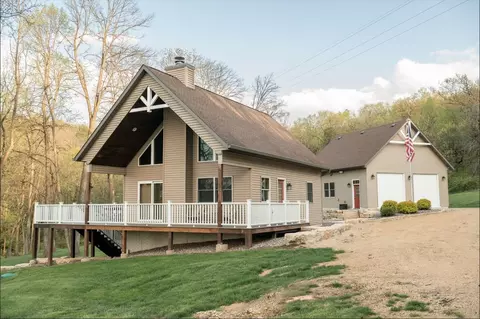 5829 S Pleasant Hill Rd, Elizabeth, IL 61028