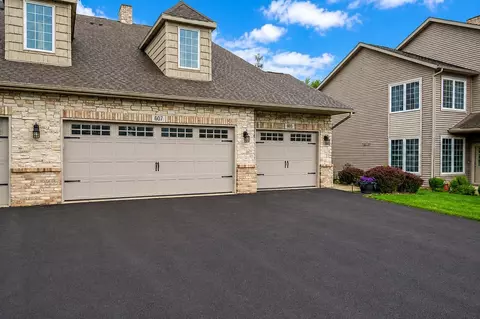 607 Queens Ct, Rockton, IL 61072