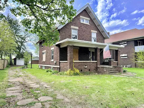 1811 S 4th St, Rockford, IL 61104