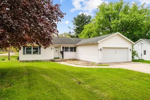 409 Barbara St, Mount Morris, IL 61054
