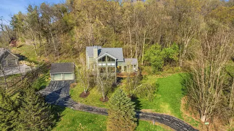 463 Territory Dr, Galena, IL 61036