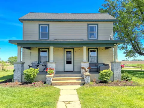 10489 Maple Grove Rd, Lanark, IL 61046 photo 2