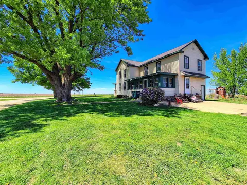10489 Maple Grove Rd, Lanark, IL 61046 photo 5