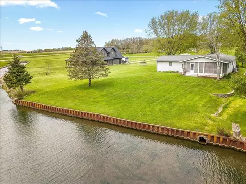 210 Lake Summerset Rd, Lake Summerset, IL 61019