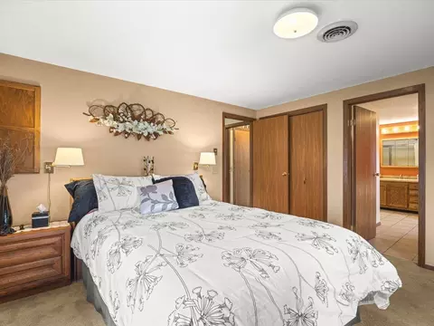 Bedroom - 210 Lake Summerset Rd, Lake Summerset, IL 61019 photo 3 of 3