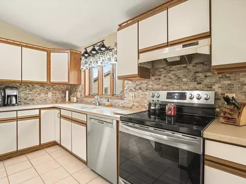 Kitchen - 210 Lake Summerset Rd, Lake Summerset, IL 61019 photo 4 of 5