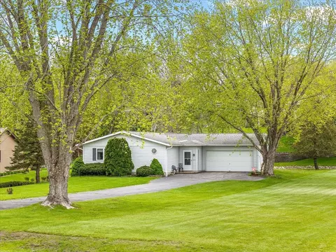 Exterior - 210 Lake Summerset Rd, Lake Summerset, IL 61019 photo 3 of 9