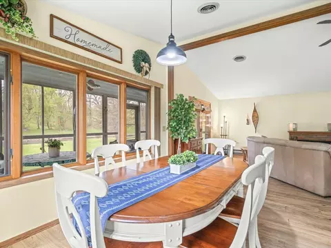 Dining - 210 Lake Summerset Rd, Lake Summerset, IL 61019 photo 2 of 2