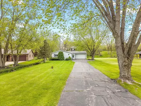 Exterior - 210 Lake Summerset Rd, Lake Summerset, IL 61019 photo 4 of 9