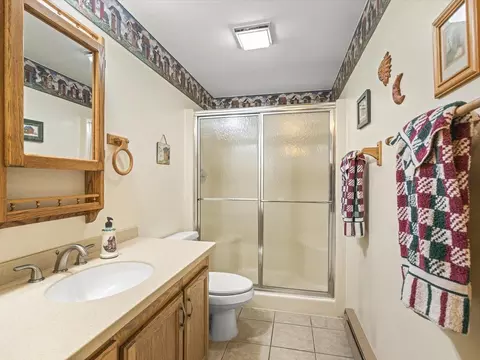Bath - 210 Lake Summerset Rd, Lake Summerset, IL 61019 photo 1 of 5