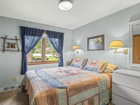 Bedroom - 210 Lake Summerset Rd, Lake Summerset, IL 61019 photo 1 of 3