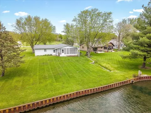 Exterior - 210 Lake Summerset Rd, Lake Summerset, IL 61019 photo 2 of 9