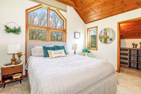 Bedroom - 20 Gleneagle Dr, Galena, IL 61036 photo 4 of 5