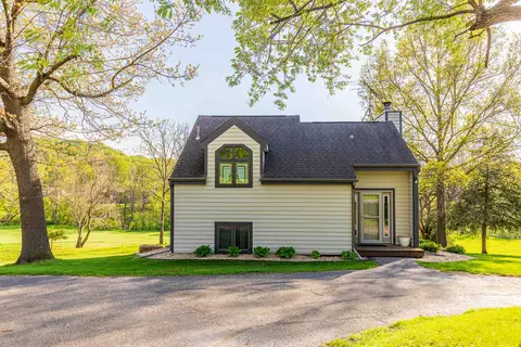 Exterior - 20 Gleneagle Dr, Galena, IL 61036 photo 7 of 8