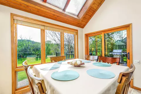 Dining - 20 Gleneagle Dr, Galena, IL 61036 photo 3 of 4