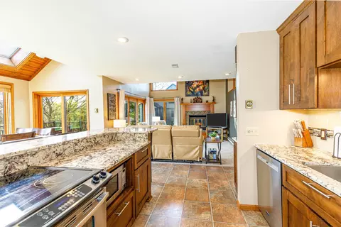 Kitchen - 20 Gleneagle Dr, Galena, IL 61036 photo 1 of 3