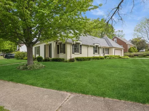 1740 E Gate Pkwy, Rockford, IL 61108