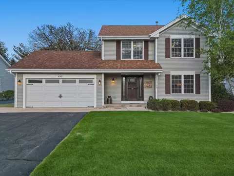 849 N Seven Hickory Dr, Byron, IL 61010