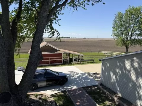 Exterior - 1981 E 8th Rd, Tonica, IL 61370 photo 4 of 8